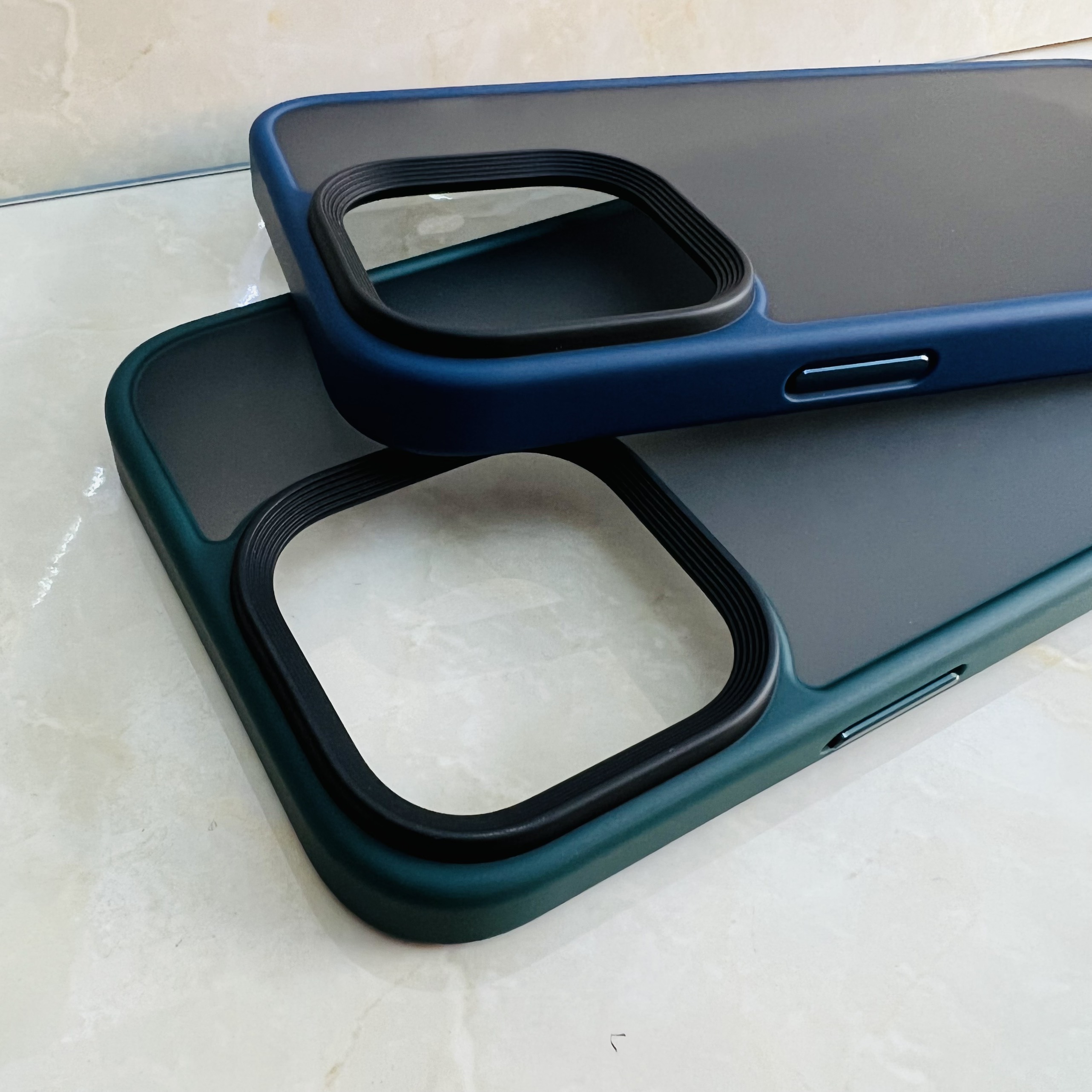Ốp lưng Likgus lưng nhám chống sốc tốt dành cho iPhone 14 Pro Max - hàng chính hãng
