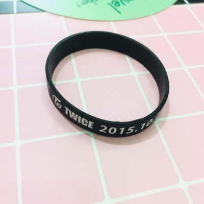 COMBO 5 VÒNG TAY. LẮC TAY CAO SU TWICE KPOP