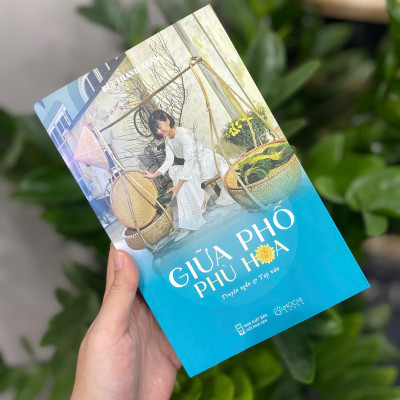 Sách - Giữa phố phù hoa