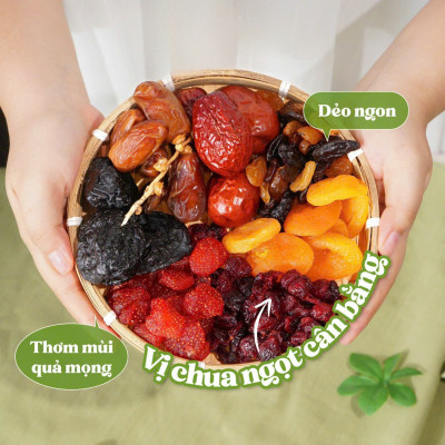 Mix 7 Loại Trái Cây Sấy ( Táo đỏ, Chà là nguyên cành, Nho khô, Dâu Tây, Nam Việt Quất, Mơ sấy, Mận khô )