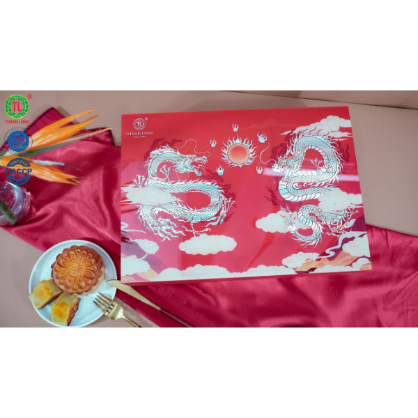 Hộp Bánh Trung Thu Long Vân - Thành Long - 4 Bánh 2 Trứng (1080g)