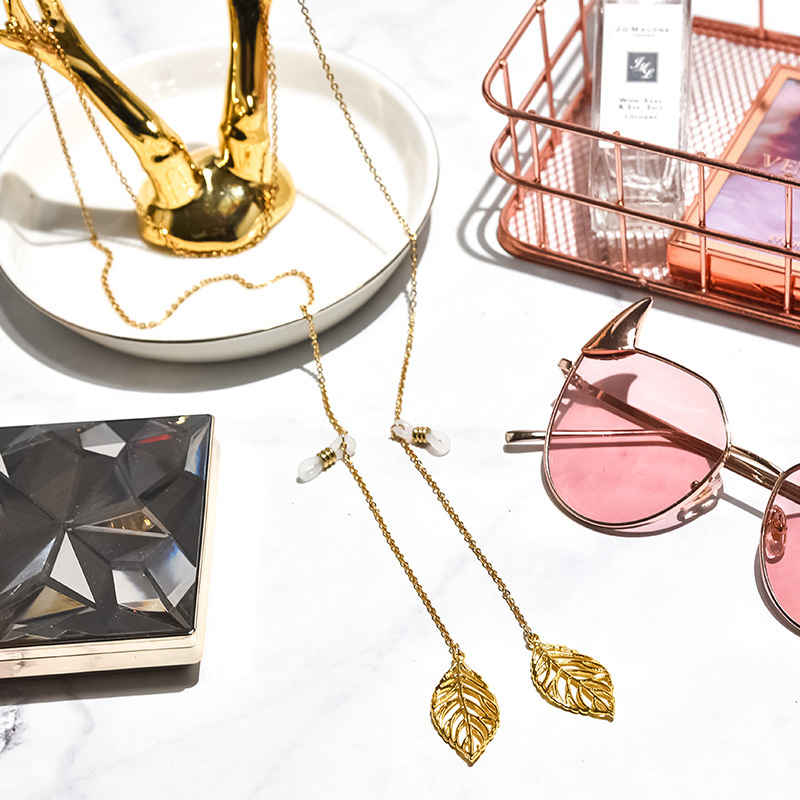 Dây đeo kính glasses chain chiếc lá phong cách retro cá tính tua rua titan dây chuyền đeo mắt kính unisex cá tính