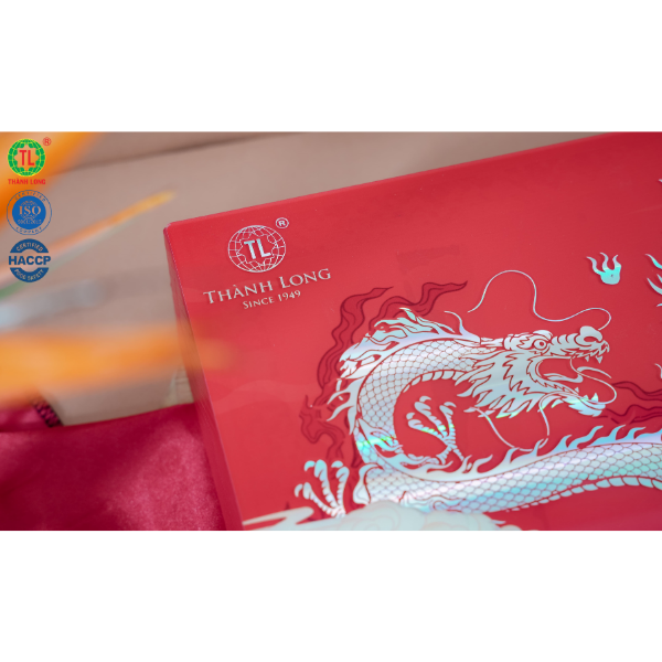 Hộp Bánh Trung Thu Long Vân - Thành Long - 4 Bánh 2 Trứng (1080g)