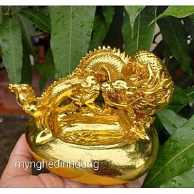 Gạt tàn rồng phong thủy bằng gỗ bách xanh thơm nức và được sơn pu dát vàng cao cấp kt 15×10×9cm