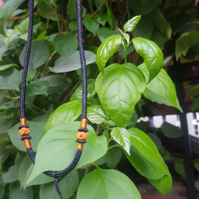 Sợi Dây ĐEN Đeo Cổ Mới Viền Họa Tiết màu Vàng 2 Bên dạng Rút đẹp Size dây dầy 3mm x dài trồng cổ Anh Chị tự chỉnh theo ý 23cm - 30cm Phối với mặt Phật, mặt dây chuyền nam nữ đeo được hết ạ
