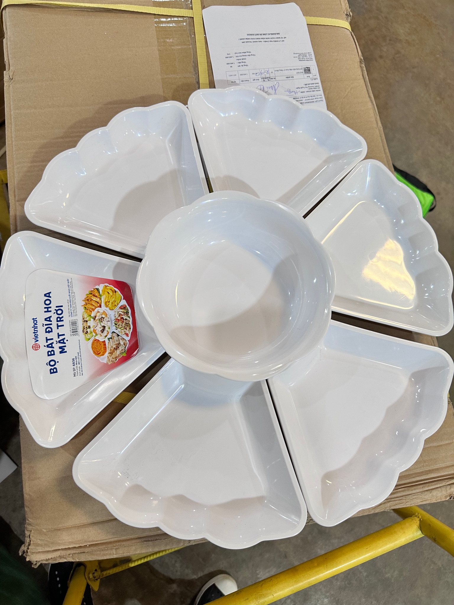 Bộ Bát Đĩa Hoa Mặt Trời 7 Chi Tiết, Bộ Bát Đĩa Bày Cỗ Trong Gia Đình Loại Lớn