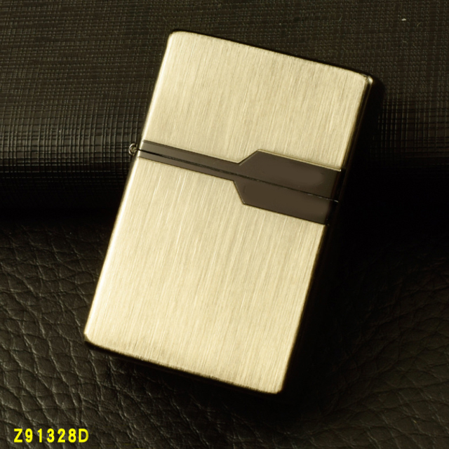 Vỏ Hột Quẹt Bật Lửa Hộp Quẹt Xăng Đá Zorro Z91328 Họa Tiết Xước Mịn - Giao Màu Ngẫu Nhiên