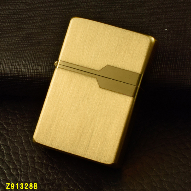 Vỏ Hột Quẹt Bật Lửa Hộp Quẹt Xăng Đá Zorro Z91328 Họa Tiết Xước Mịn - Giao Màu Ngẫu Nhiên
