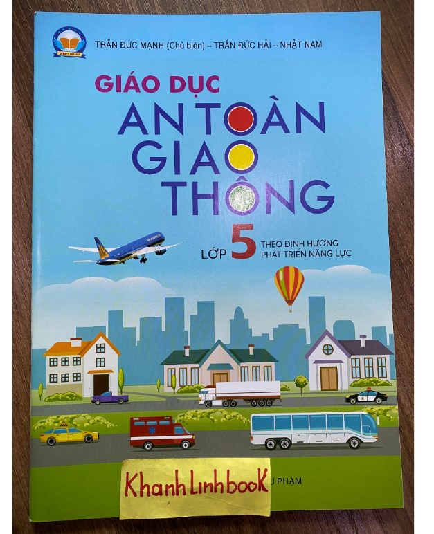 Sách Giáo dục an toàn giao thông Lớp 5