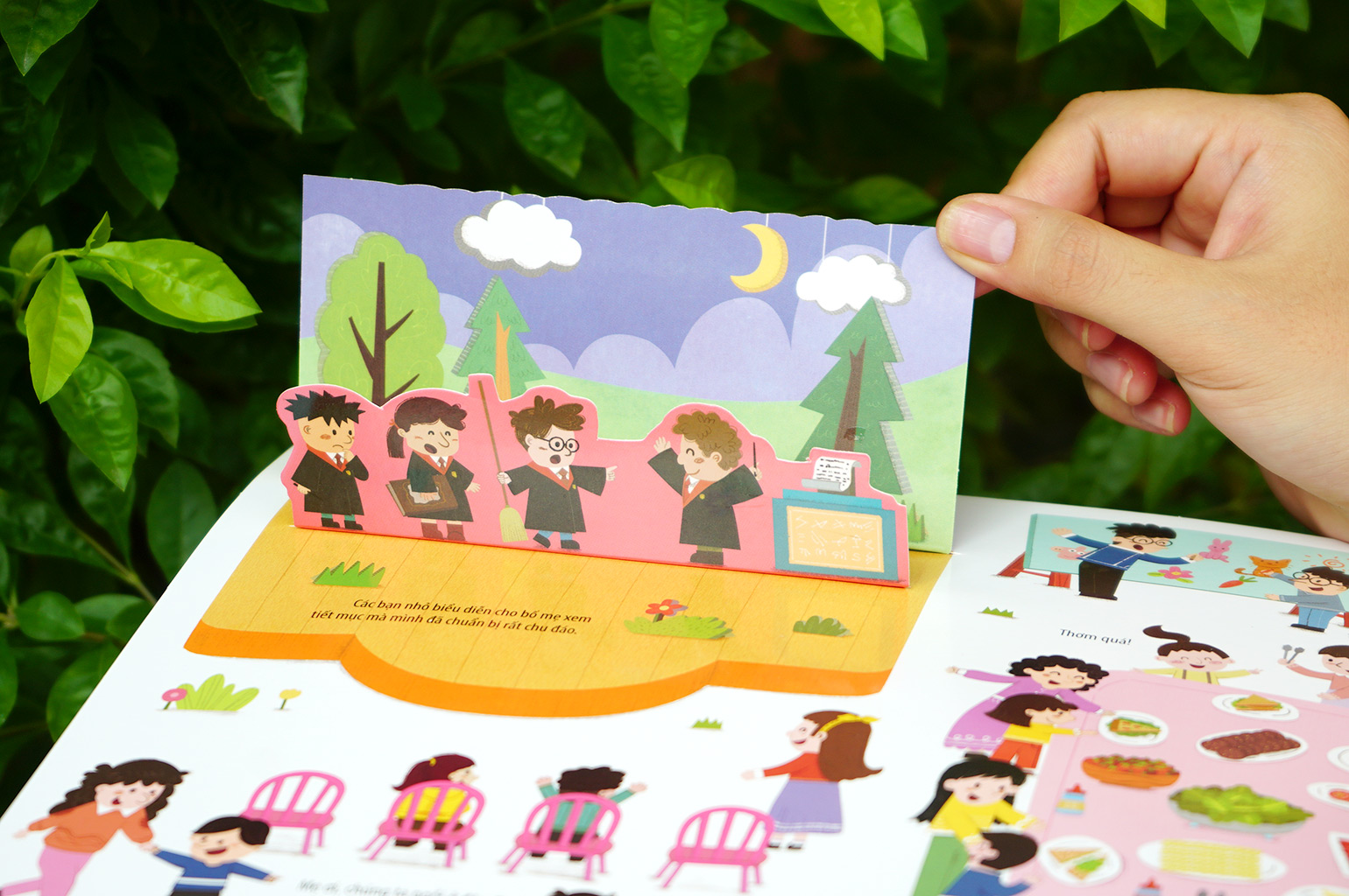 Sách Tương Tác Đinh Tị - Bách Khoa Kỹ Năng Sống Đa Tương Tác - Sách Lật Mở Chuyển Động Dành Cho Bé Từ 0-6 Tuổi (4 Chủ Đề)