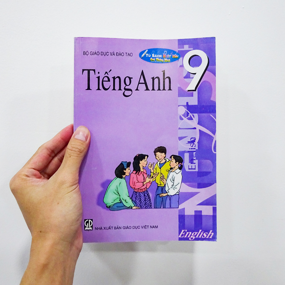 Sách - Tiếng Anh Lớp 9 - Kèm File Âm Thanh - Độc quyền Nhân Văn