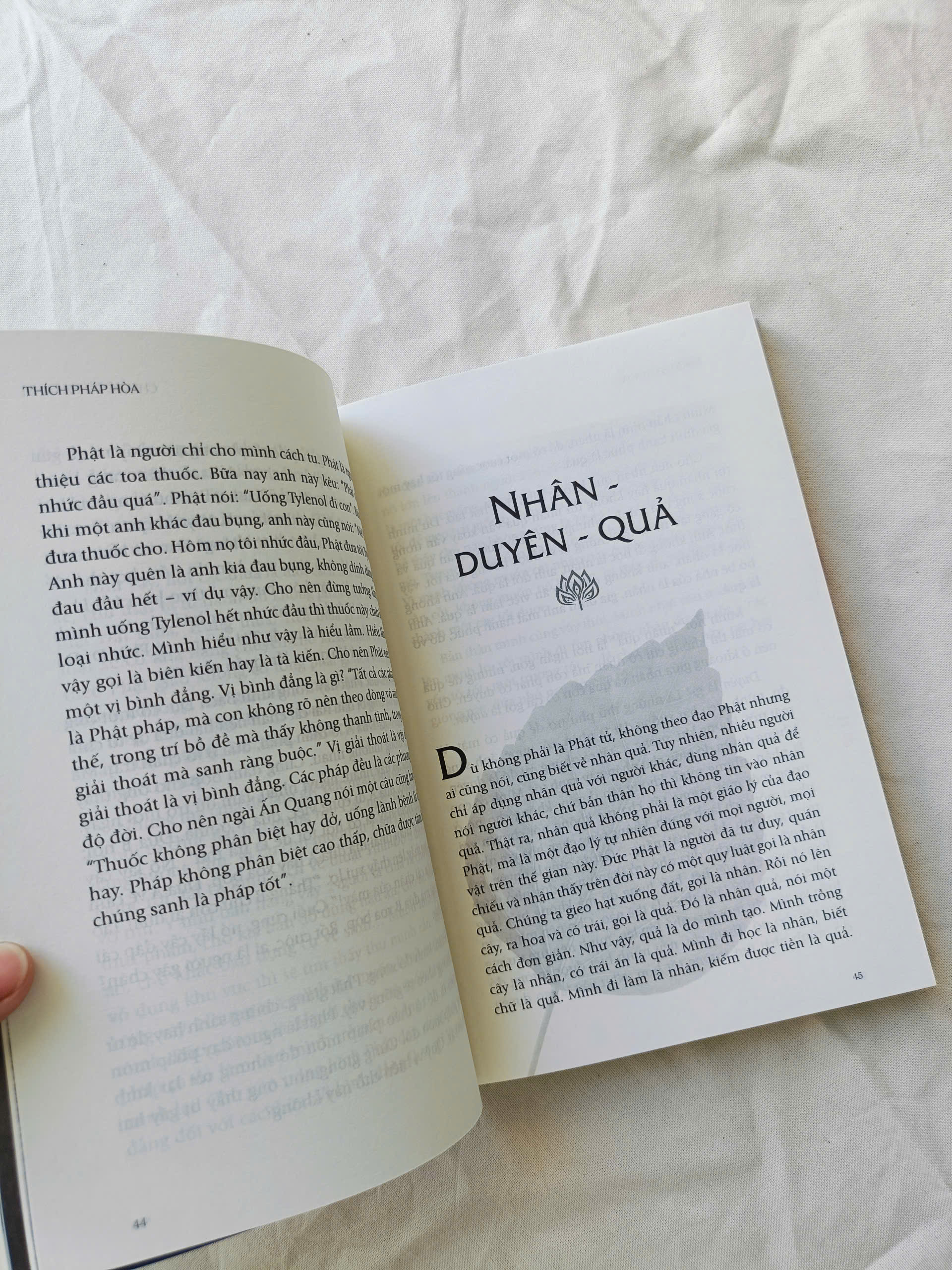 Bát Chánh Đạo (Bìa Mềm) + Chia Sẻ Từ Trái Tim (50 bài giảng về Phật pháp của thầy Thích Pháp Hòa) (2 quyển)