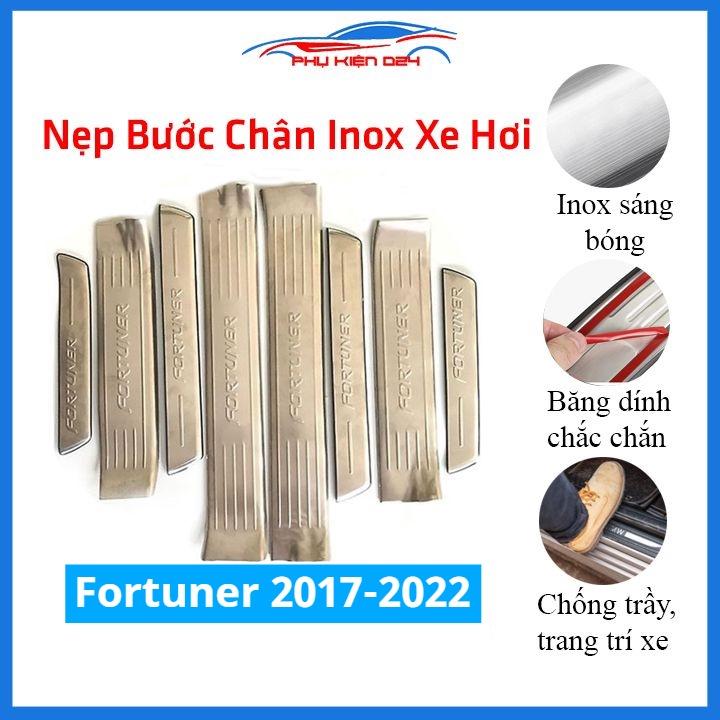 Bộ ốp bậc cửa trong ngoài nẹp bước chân Fortuner 2017-2018-2019-2020-2021-2022 Inox chống trầy trang trí xe