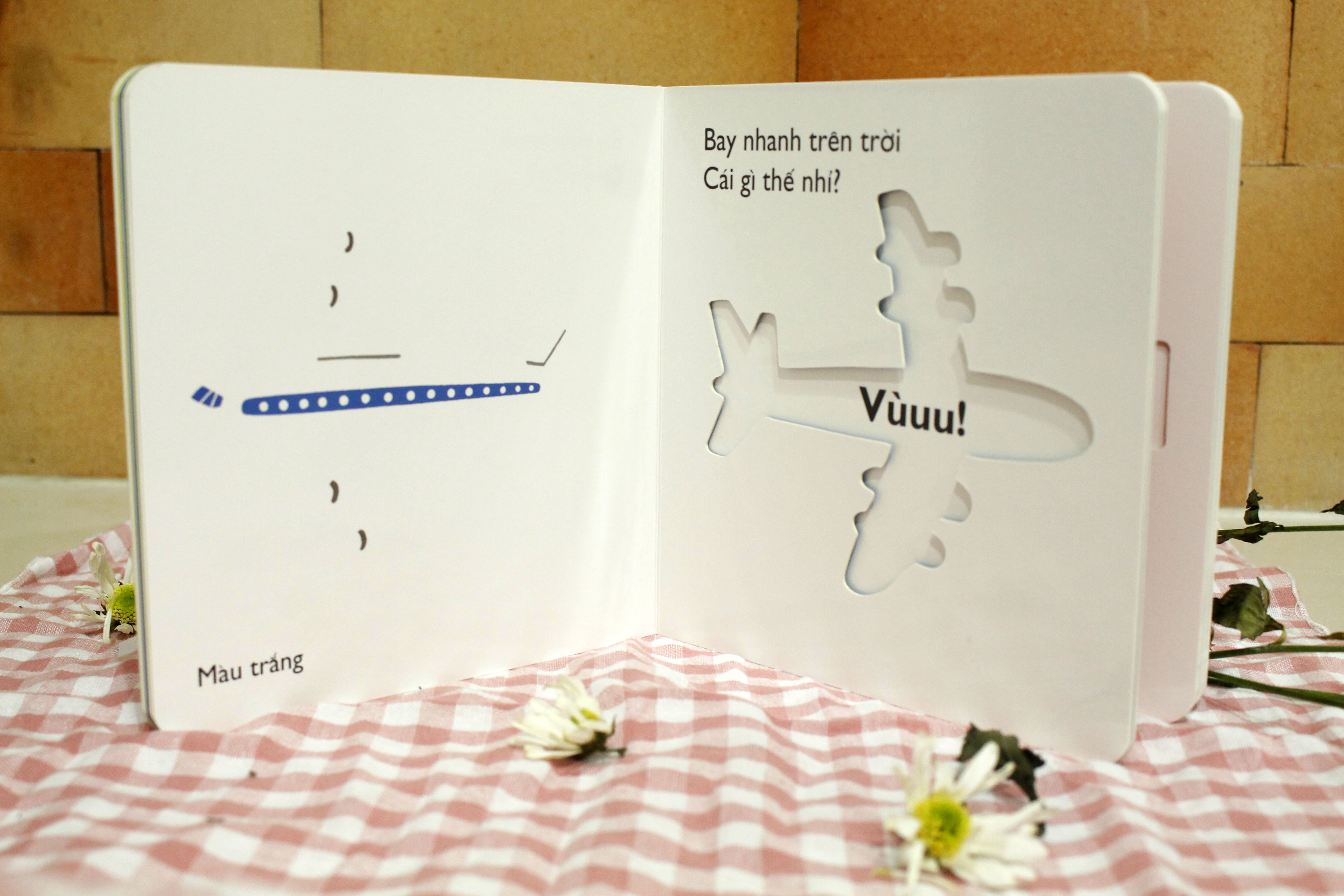 Sách Ehon Nhật Bản - Cùng chơi trốn tìm - Dành cho bé từ 0-6 tuổi - Ehomebooks