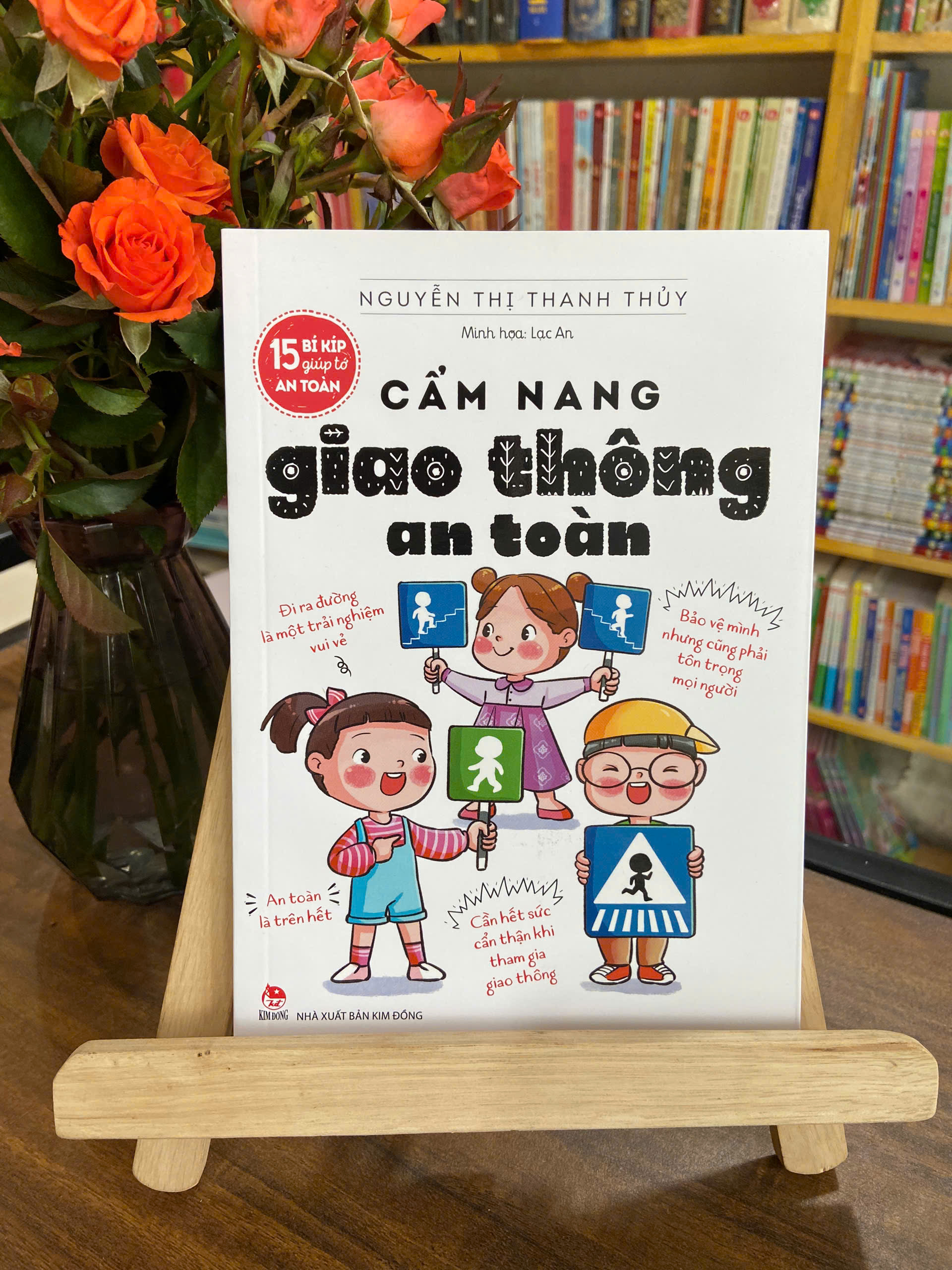 Combo 3 cuốn 15 bí kíp giúp tớ an toàn: Cẩm nang phòng tránh bắt nạt và bạo lực học đường, Cẩm nang an toàn giao thông, Cẩm nang phòng tránh xâm hại trẻ em