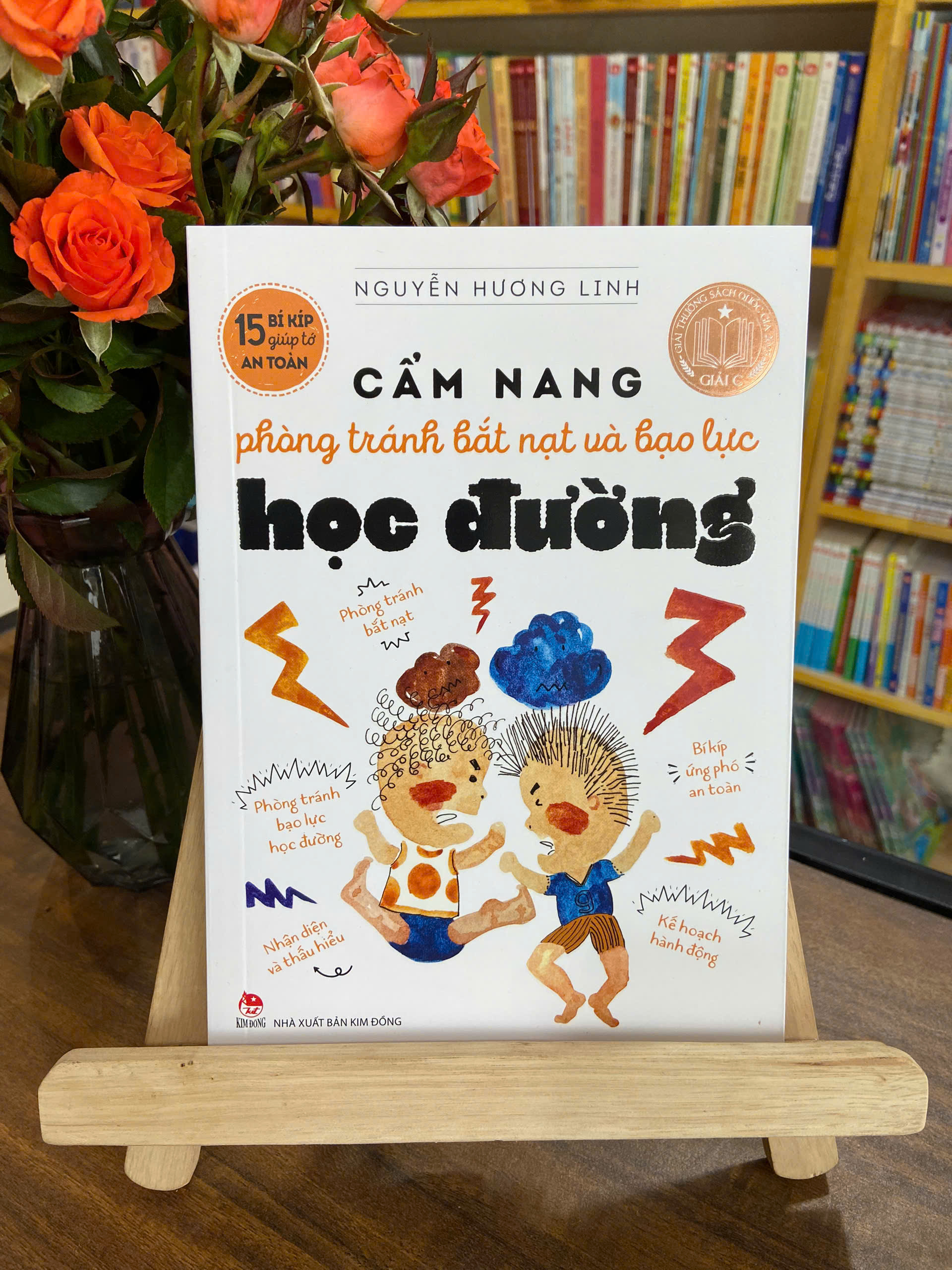 Combo 3 cuốn 15 bí kíp giúp tớ an toàn: Cẩm nang phòng tránh bắt nạt và bạo lực học đường, Cẩm nang an toàn giao thông, Cẩm nang phòng tránh xâm hại trẻ em