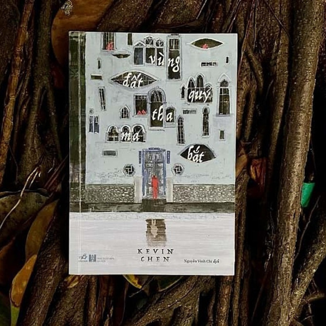 Sách - Vùng Đất Quỷ Tha Ma Bắt (Kevin Chen) - SBOOKS