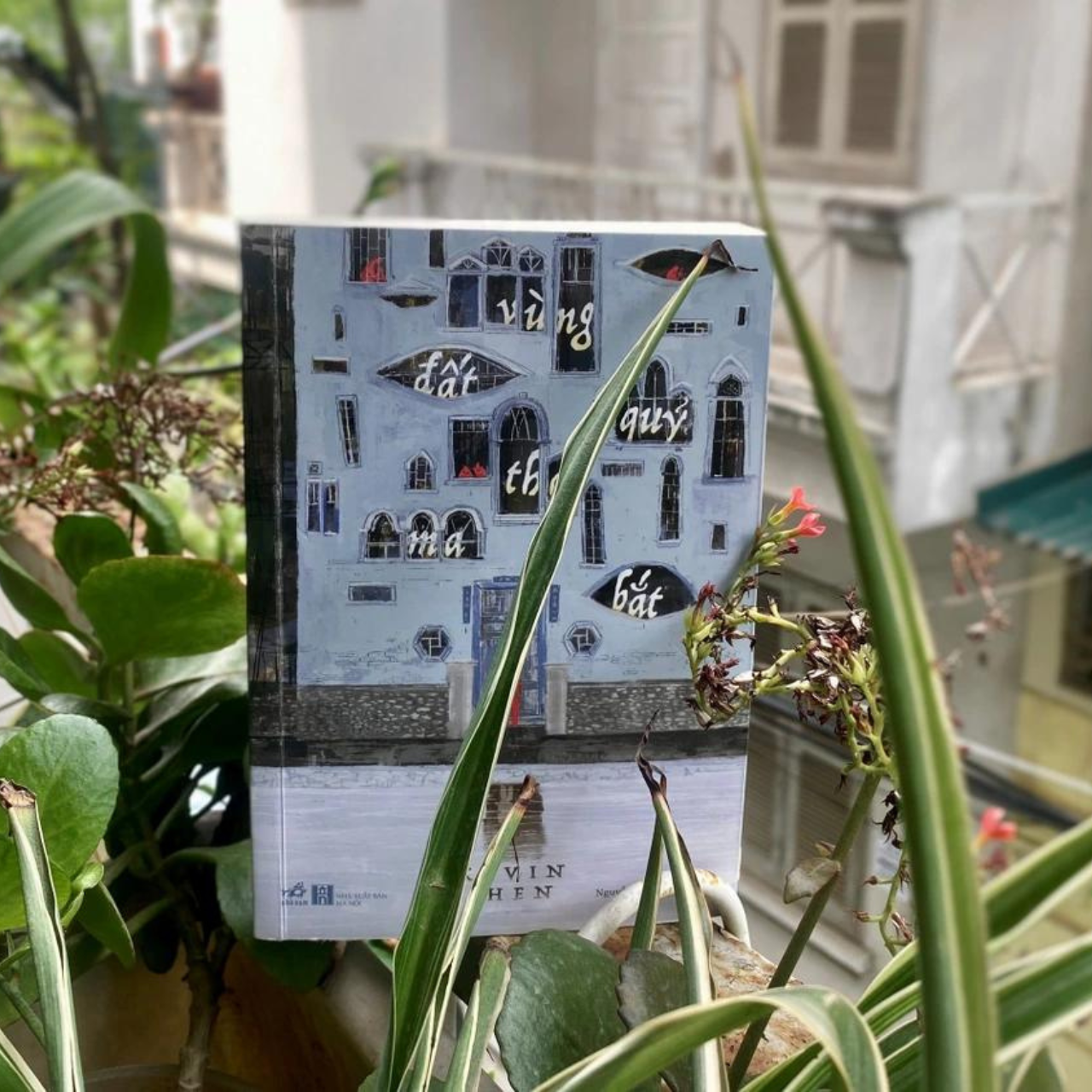 Sách - Vùng Đất Quỷ Tha Ma Bắt (Kevin Chen) - SBOOKS