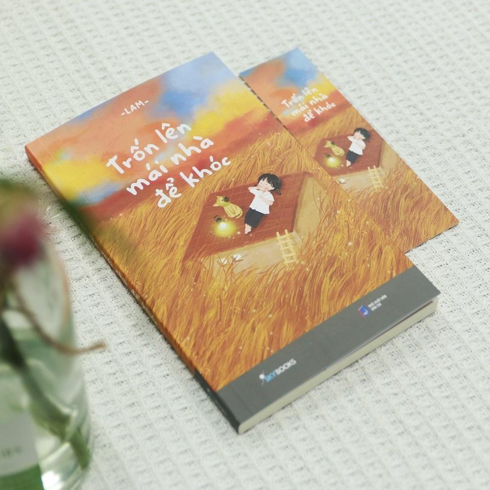 Sách Combo: Đi Vòng Thế Giới Vẫn Quanh Một Người + Trốn Lên Mái Nhà Để Khóc - Bản Quyền
