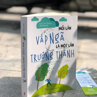 Sách- Mỗi Lần Vấp Ngã Là Một Lần Trưởng Thành
