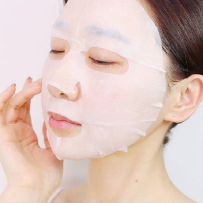 Mặt Nạ Dưỡng Da Mặt Cấp Ẩm Và Dưỡng Trắng Mịn Dành Cho Loại Da Khô Dr.Ci:Labo White C Whitening Mask (Set 05 miếng)
