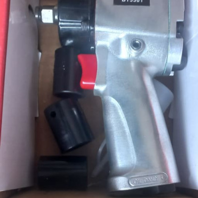MÁY VẶN BU LÔNG DÙNG KHÍ NÉN 1/2" BTEC BT3301- HÀNG CHÍNH HÃNG