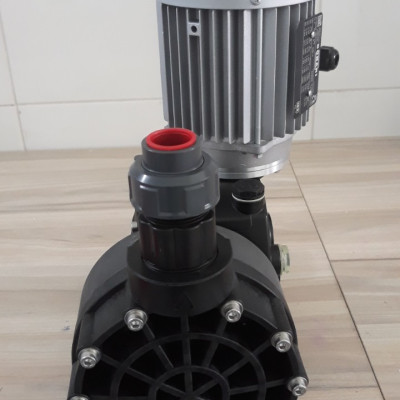 Bơm định lượng hóa chất FG - FGM150B, lưu lượng tối đa 150 lít/giờ, bảo hành chính hãng, hướng dẫn lắp đặt vận hành.