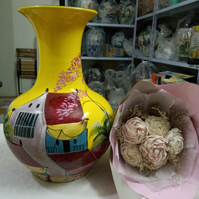 Bình tỏi cắm hoa gốm sứ Bát Tràng vẽ cảnh phố cổ