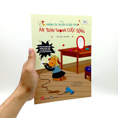Sách Những Câu Truyện Về Kiến Thức An Toàn Trong Cuộc Sống - Dê Con Làm Đẹp