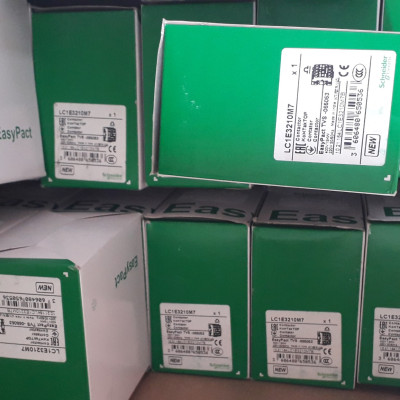 Khởi động từ LC1E3210 Schneider 3P-32A, 15kW coil 220V 50/60Hz | Hàng Chính hãng |