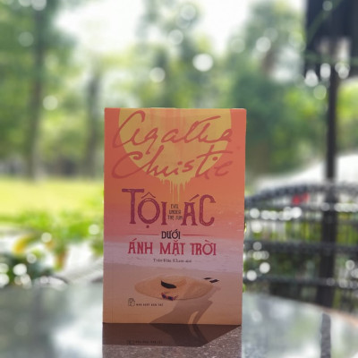 Sách Tội Ác Dưới Ánh Mặt Trời - Agatha Christie