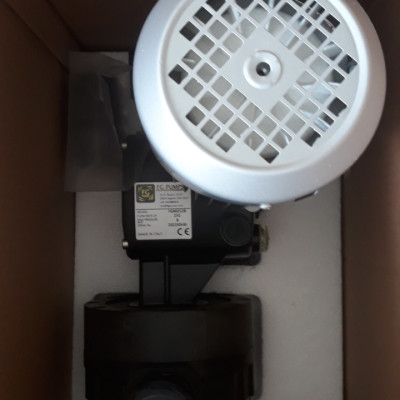 Bơm định lượng hóa chất FG - FGM150B, lưu lượng tối đa 150 lít/giờ, bảo hành chính hãng, hướng dẫn lắp đặt vận hành.