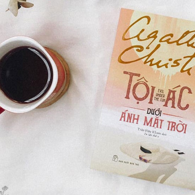 Sách Tội Ác Dưới Ánh Mặt Trời - Agatha Christie