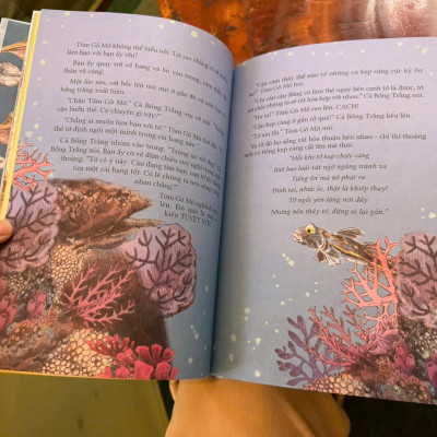 (Bìa cứng, In màu) Thiên Nhiên Diệu Kỳ: TRUYỆN KỂ TỪ ĐẠI DƯƠNG - Chae Strathie, Erin Brown - Ngọc Anh dịch - Đinh Tị
