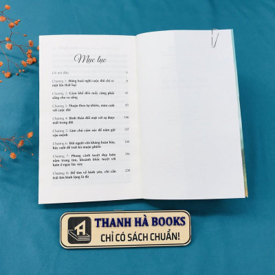 Sách - Không Sợ Đêm Đen Bởi Trong Lòng Có Ánh Sáng