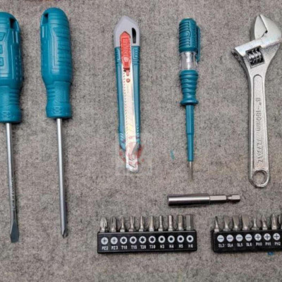 BỘ 38 MÓN BAO GỒM MÁY SIẾT VÍT TSDLI0402 DÙNG PIN 4V TOTAL THKTHP10386 - HÀNG CHÍNH HÃNG