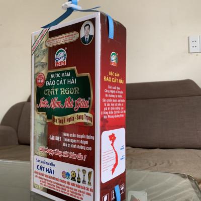 Hộp 4 chai Nước mắm Chắt Ngon nhà giàu Độ đạm cao, dung tích 500ml