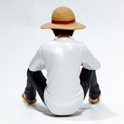 Mô hình One Piece : Mô hình Luffy ngồi